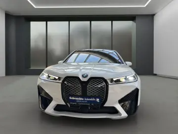 BMW iX M60 ELEKTRO LASER NAVI HUD PANO 360  22  AHK