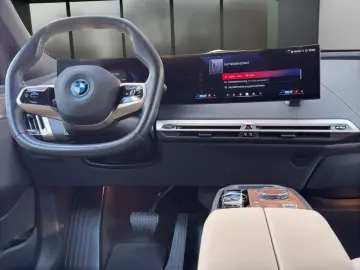 BMW iX M60 ELEKTRO LASER NAVI HUD PANO 360  22  AHK