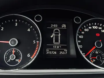 VOLKSWAGEN PASSAT B7   FAB 03.2011  2.0 DIESEL 140CP