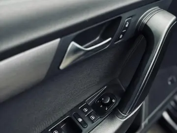 VOLKSWAGEN PASSAT B7   FAB 03.2011  2.0 DIESEL 140CP