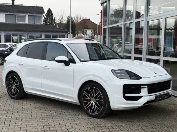 PORSCHE Cayenne S PANO STNDH LUFTF HUD 360 ACC MATRIX 21