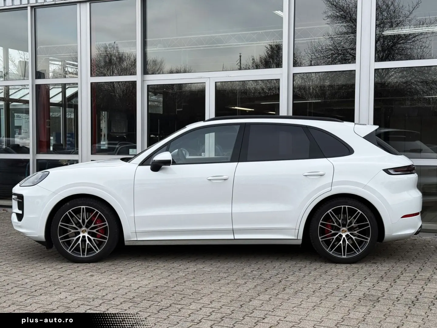 PORSCHE Cayenne S PANO STNDH LUFTF HUD 360 ACC MATRIX 21