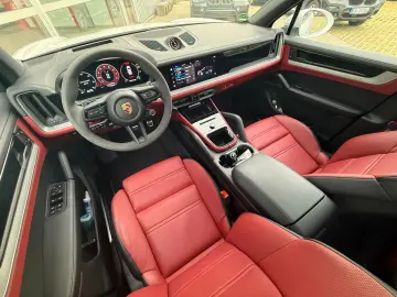 PORSCHE Cayenne S PANO STNDH LUFTF HUD 360 ACC MATRIX 21