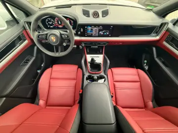 PORSCHE Cayenne S PANO STNDH LUFTF HUD 360 ACC MATRIX 21