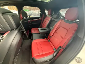 PORSCHE Cayenne S PANO STNDH LUFTF HUD 360 ACC MATRIX 21