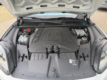 PORSCHE Cayenne S PANO STNDH LUFTF HUD 360 ACC MATRIX 21