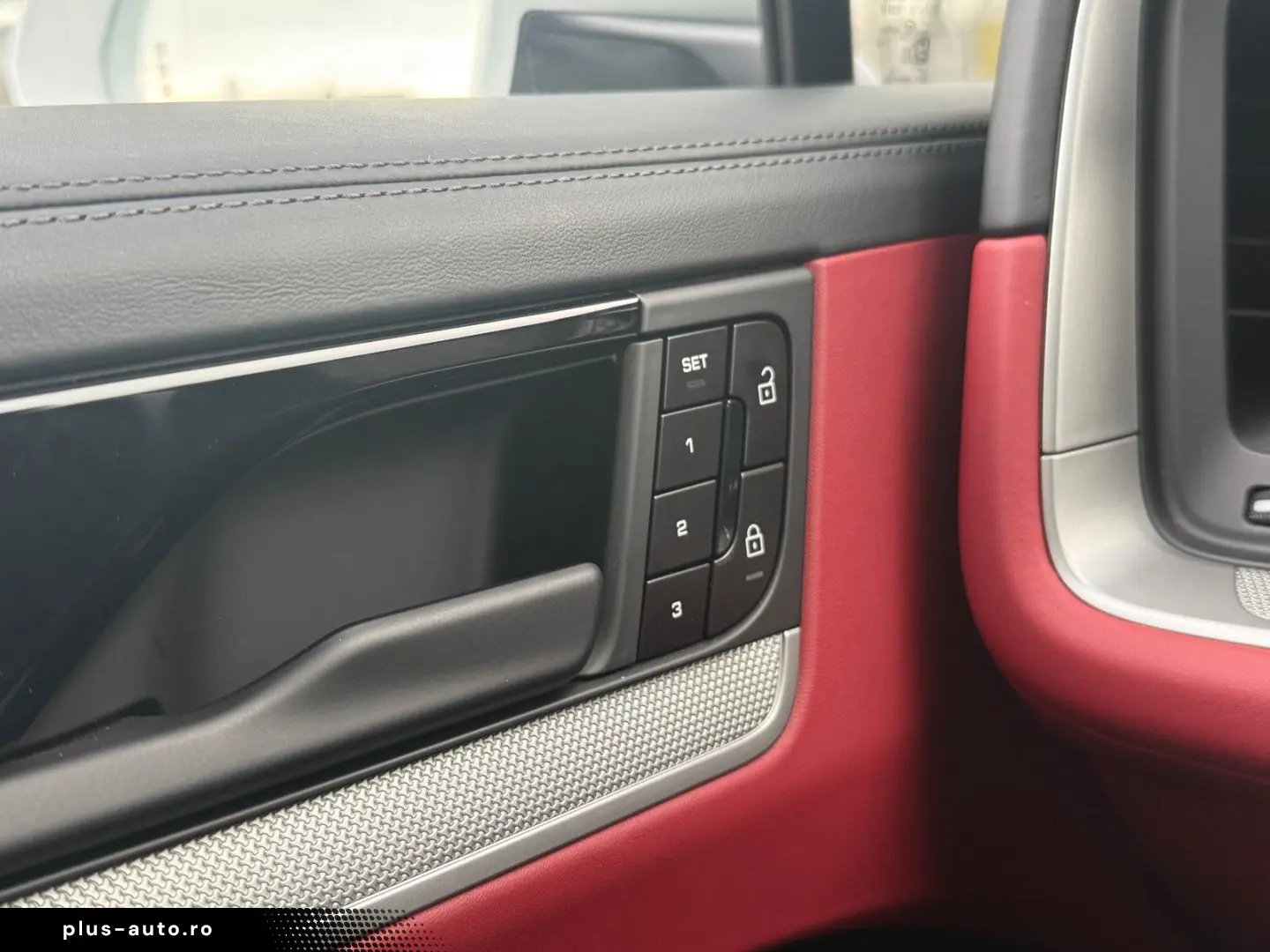 PORSCHE Cayenne S PANO STNDH LUFTF HUD 360 ACC MATRIX 21