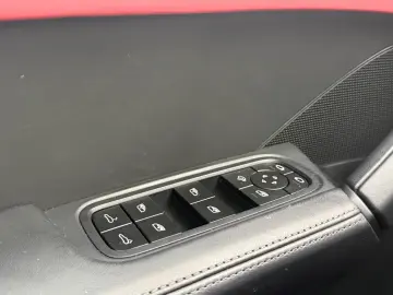 PORSCHE Cayenne S PANO STNDH LUFTF HUD 360 ACC MATRIX 21