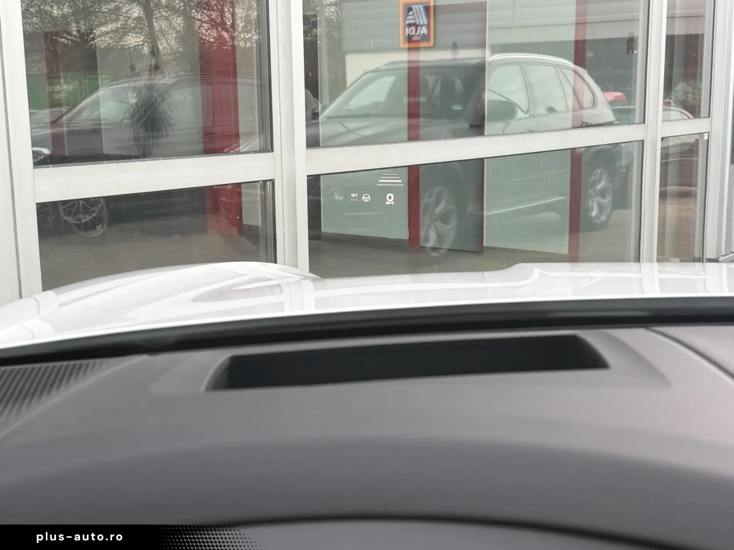 PORSCHE Cayenne S PANO STNDH LUFTF HUD 360 ACC MATRIX 21