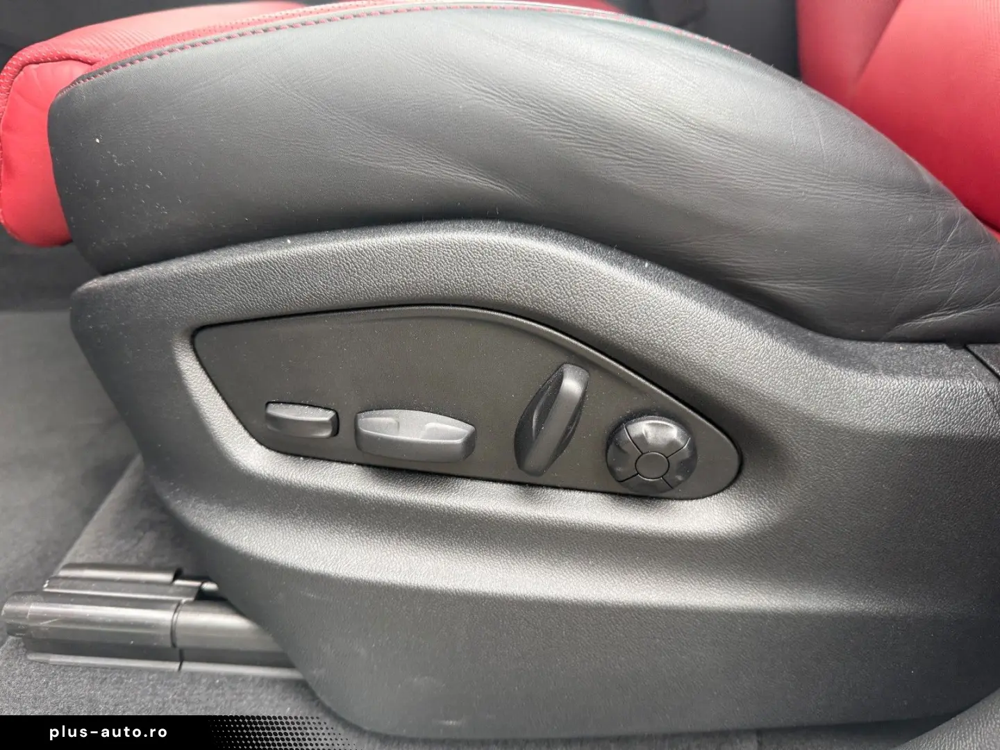 PORSCHE Cayenne S PANO STNDH LUFTF HUD 360 ACC MATRIX 21