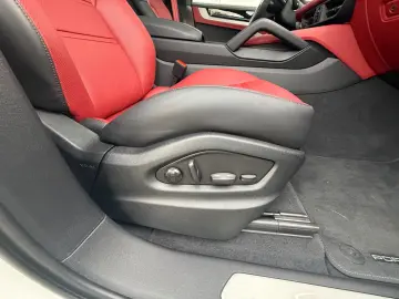 PORSCHE Cayenne S PANO STNDH LUFTF HUD 360 ACC MATRIX 21