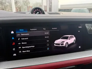 PORSCHE Cayenne S PANO STNDH LUFTF HUD 360 ACC MATRIX 21