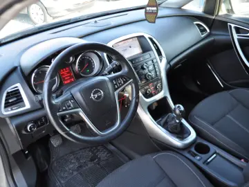 Opel Astra J 2.0 Cdti 160CP (2010)