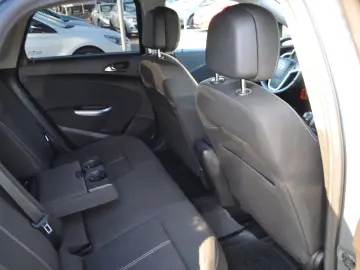 Opel Astra J 2.0 Cdti 160CP (2010)