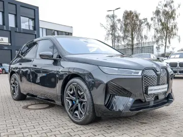 BMW iX M60 M Sport HUD PANO ACC AHK 360 KAM RFK LED