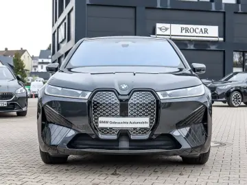 BMW iX M60 M Sport HUD PANO ACC AHK 360 KAM RFK LED