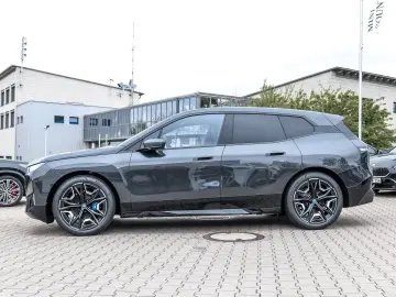 BMW iX M60 M Sport HUD PANO ACC AHK 360 KAM RFK LED