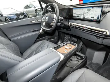 BMW iX M60 M Sport HUD PANO ACC AHK 360 KAM RFK LED