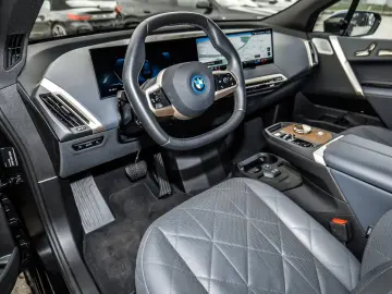 BMW iX M60 M Sport HUD PANO ACC AHK 360 KAM RFK LED