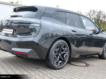 BMW iX M60 M Sport HUD PANO ACC AHK 360 KAM RFK LED