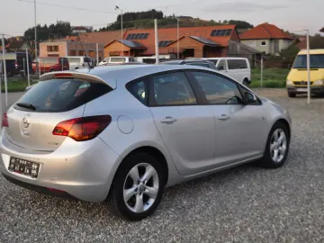 Opel Astra 1.7 Cdti (2011)