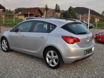 Opel Astra 1.7 Cdti (2011)