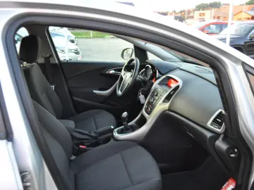 Opel Astra 1.7 Cdti (2011)