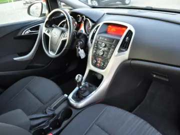 Opel Astra 1.7 Cdti (2011)