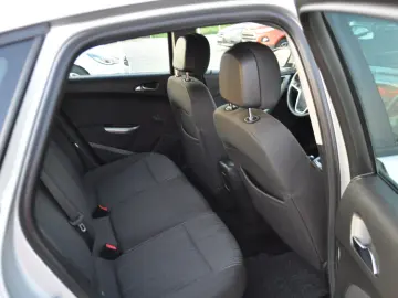 Opel Astra 1.7 Cdti (2011)