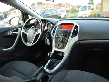 Opel Astra 1.7 Cdti (2011)