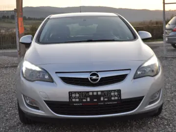 Opel Astra 1.7 Cdti (2011)