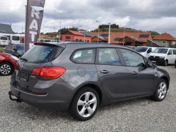 Opel Astra J 1.4i -Turbo (2011)