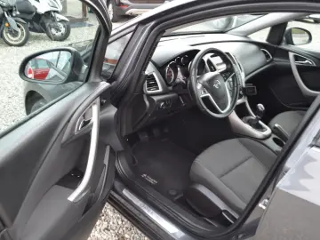 Opel Astra J 1.4i -Turbo (2011)