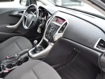 Opel Astra J 1.4i -Turbo (2011)