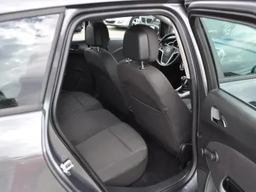 Opel Astra J 1.4i -Turbo (2011)