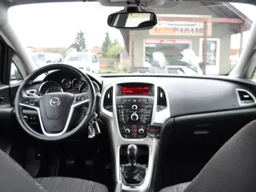 Opel Astra J 1.4i -Turbo (2011)