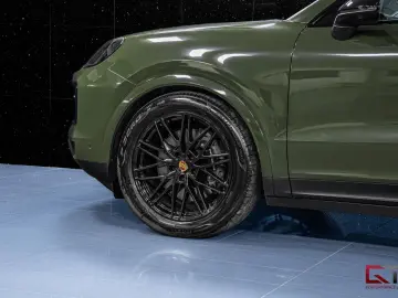 PORSCHE Cayenne E-Hyb Coupé 2025 Twotone 21  Neodyme HD