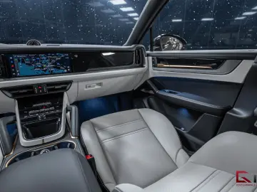 PORSCHE Cayenne E-Hyb Coupé 2025 Twotone 21  Neodyme HD