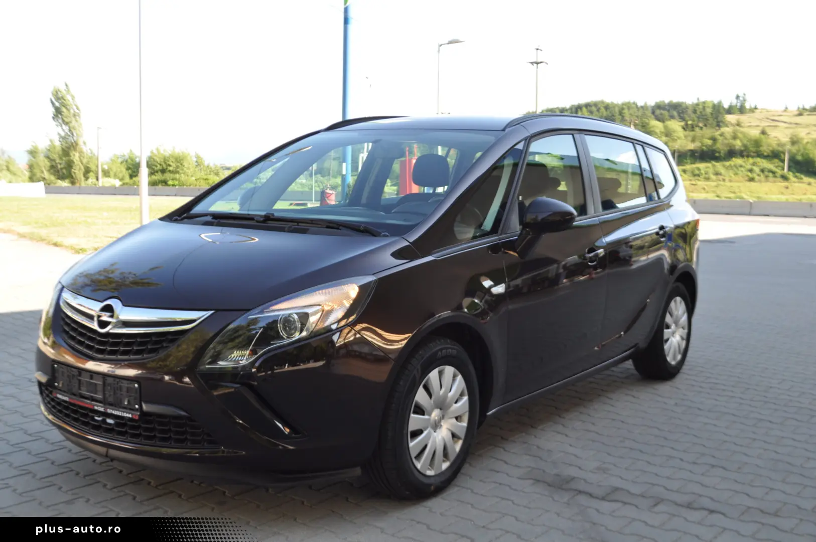 Opel Zafira 1.4i -benzin (2013 11)