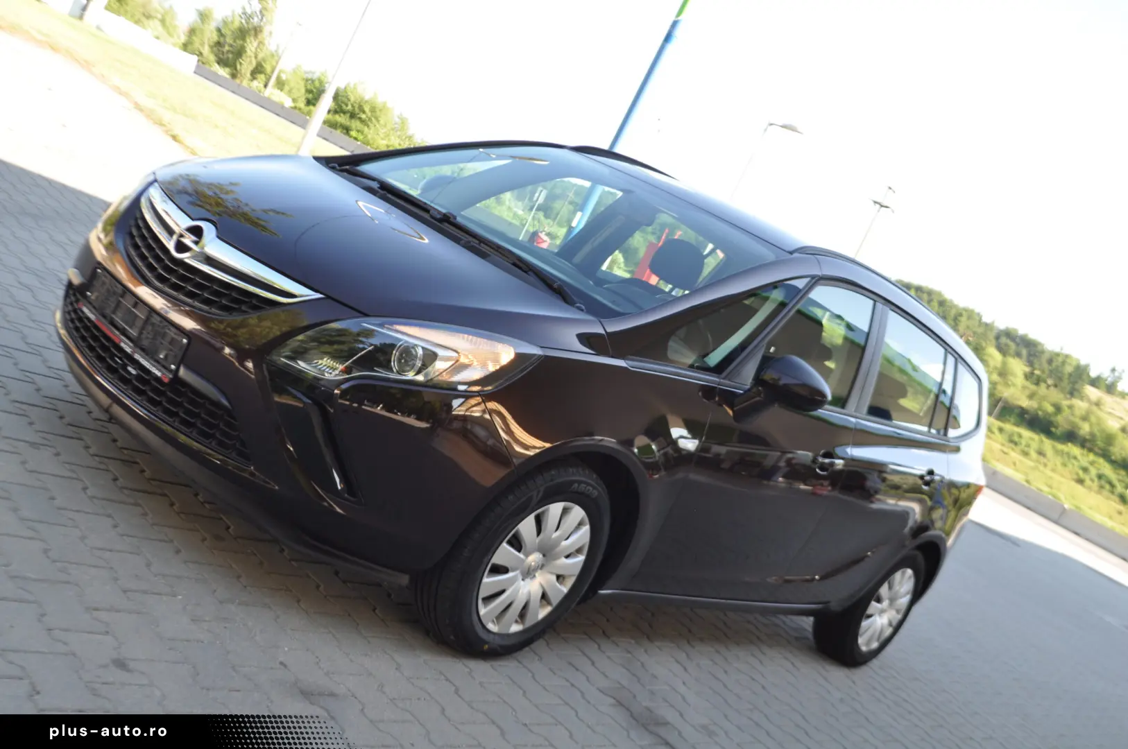 Opel Zafira 1.4i -benzin (2013 11)