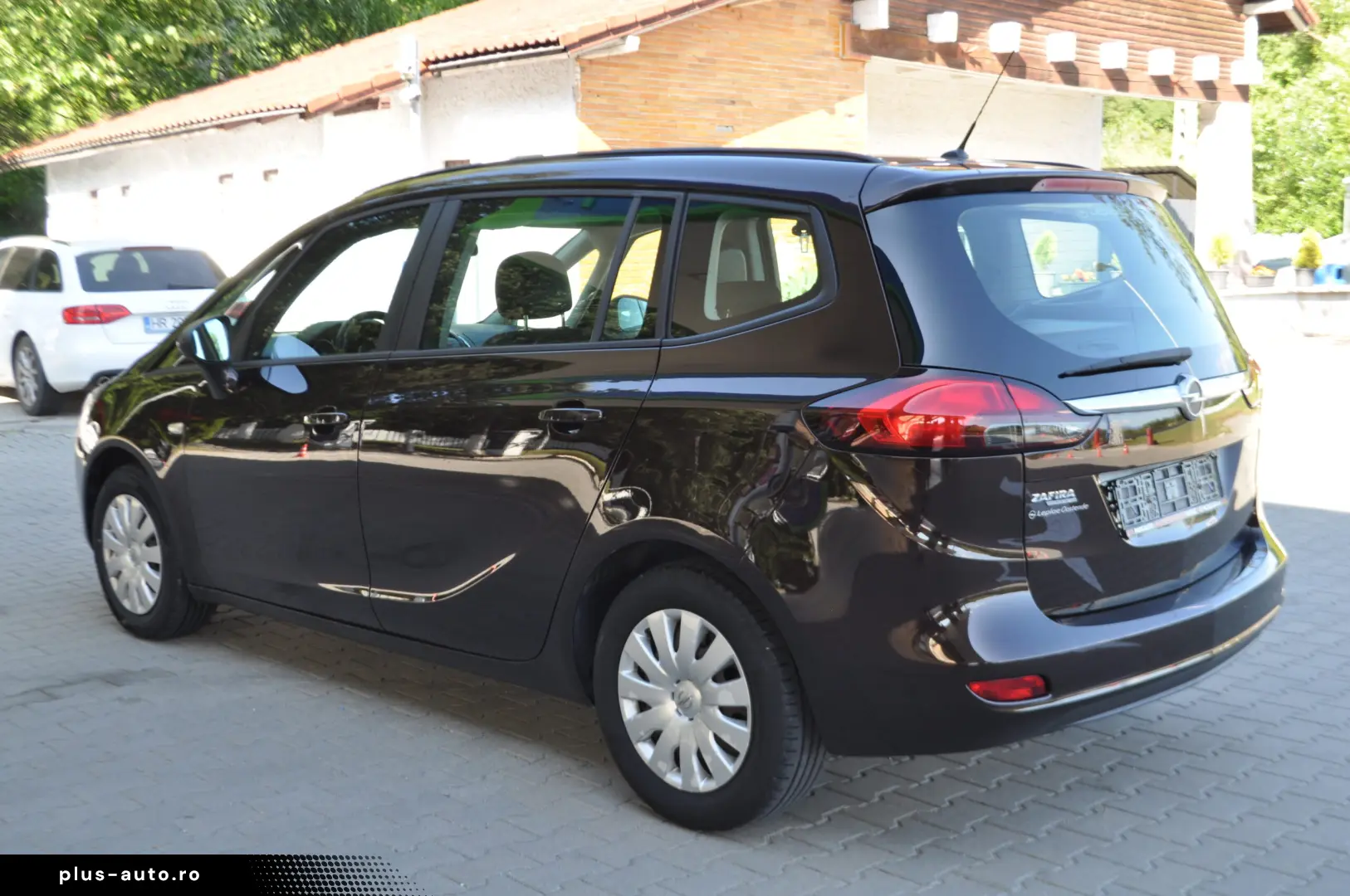 Opel Zafira 1.4i -benzin (2013 11)