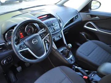 Opel Zafira 1.4i -benzin (2013 11)
