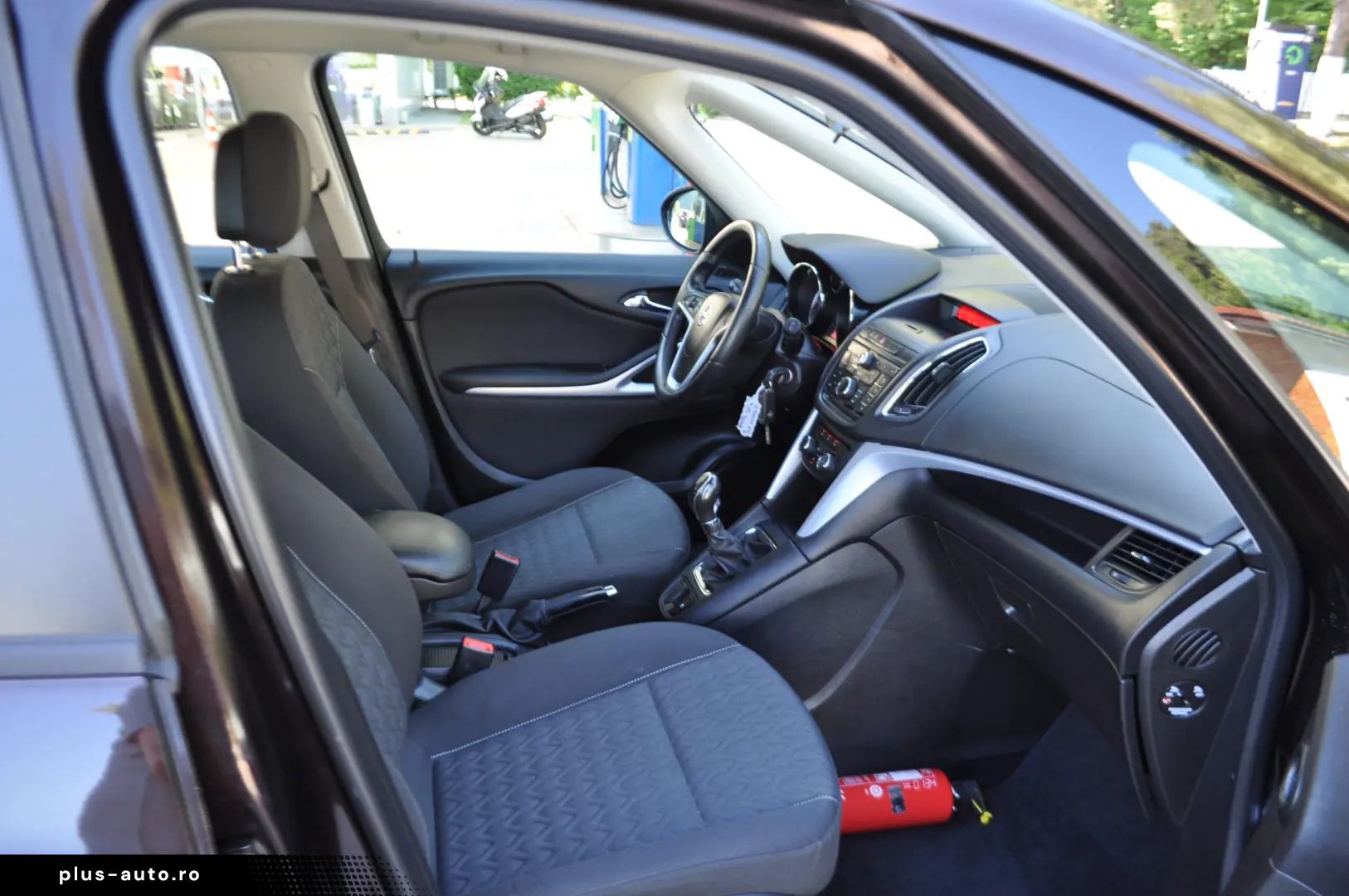 Opel Zafira 1.4i -benzin (2013 11)