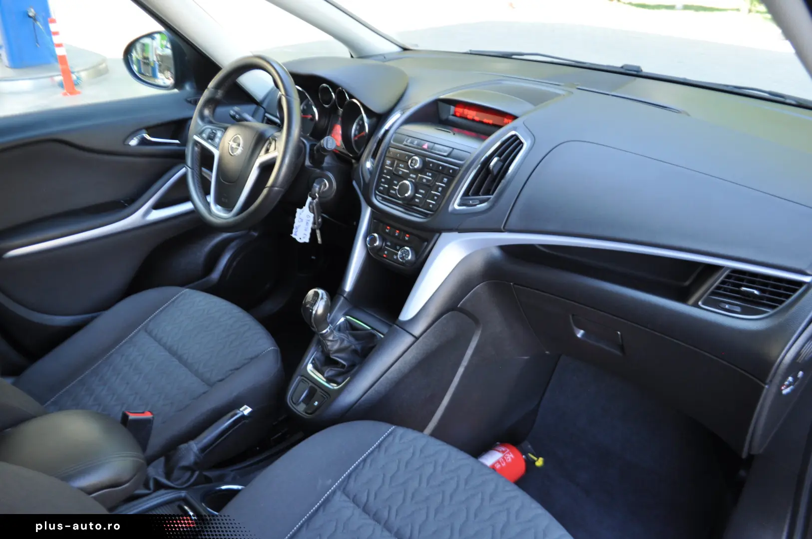 Opel Zafira 1.4i -benzin (2013 11)