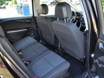 Opel Zafira 1.4i -benzin (2013 11)