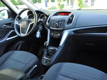Opel Zafira 1.4i -benzin (2013 11)