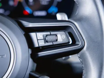 PORSCHE Cayenne S E-Hybrid Panroamadach Sport Chrono