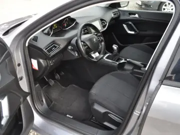 Peugeot 308 1.2i -benzin (2015)