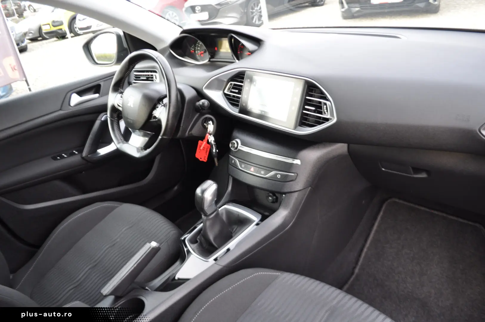 Peugeot 308 1.2i -benzin (2015)