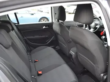 Peugeot 308 1.2i -benzin (2015)